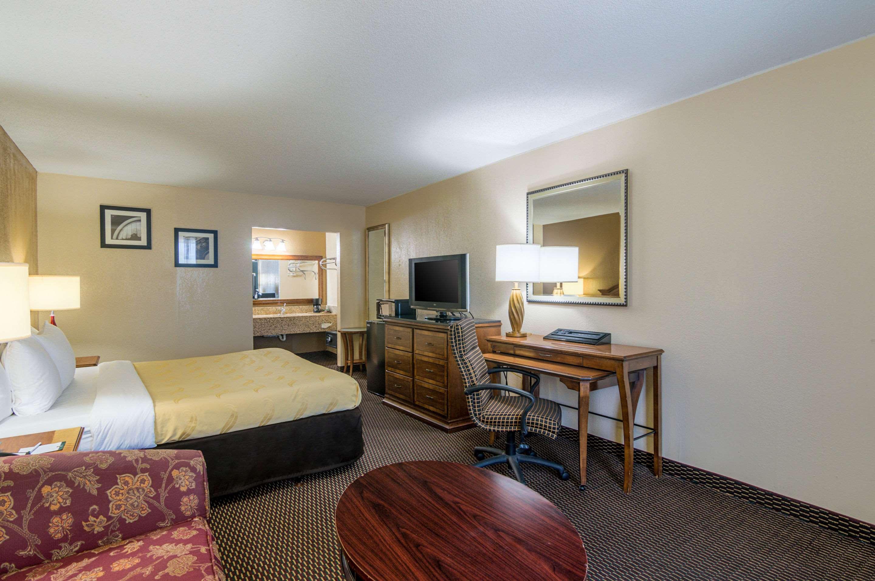 Quality Inn Shawnee I-40 Esterno foto