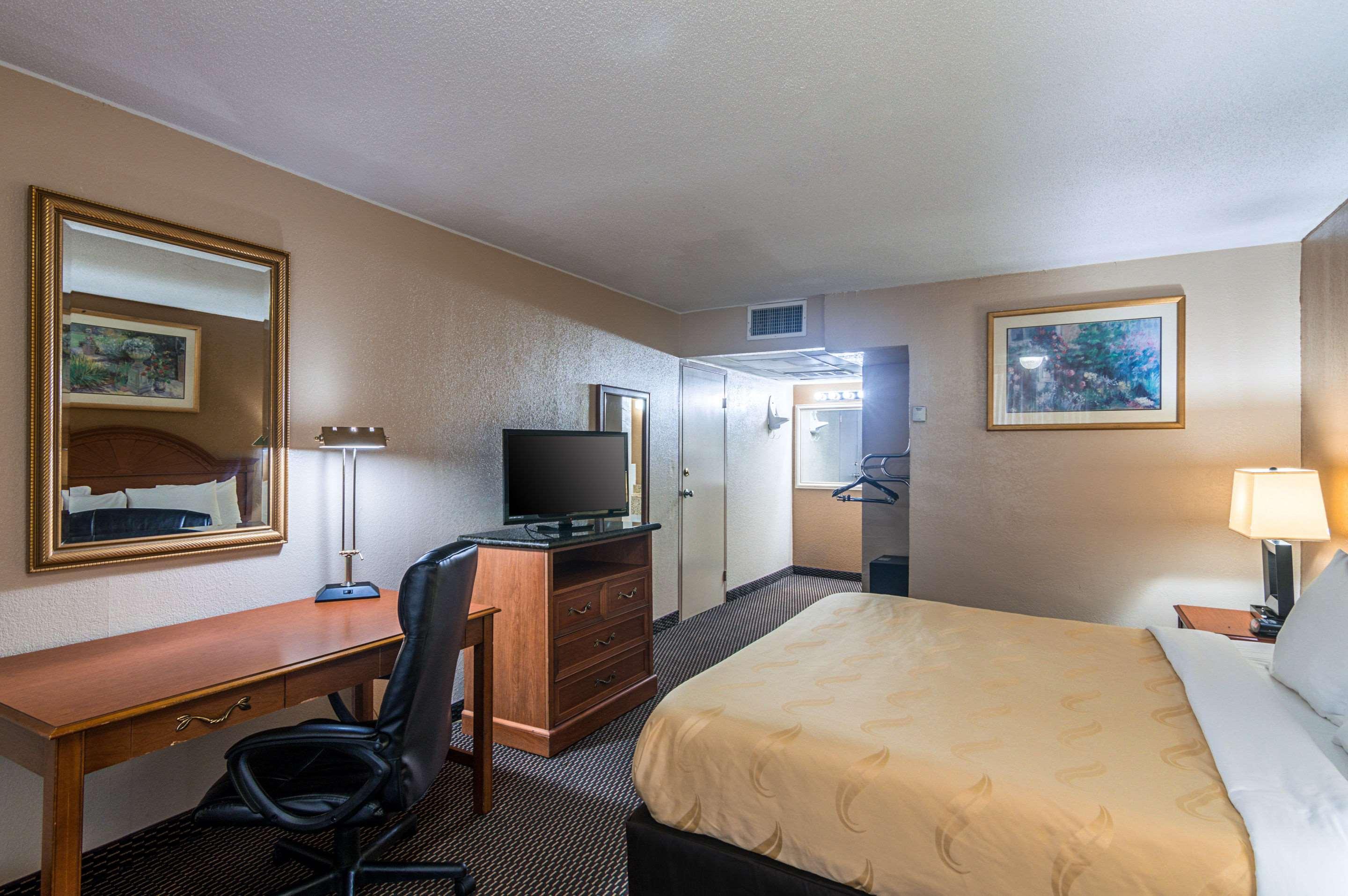 Quality Inn Shawnee I-40 Esterno foto