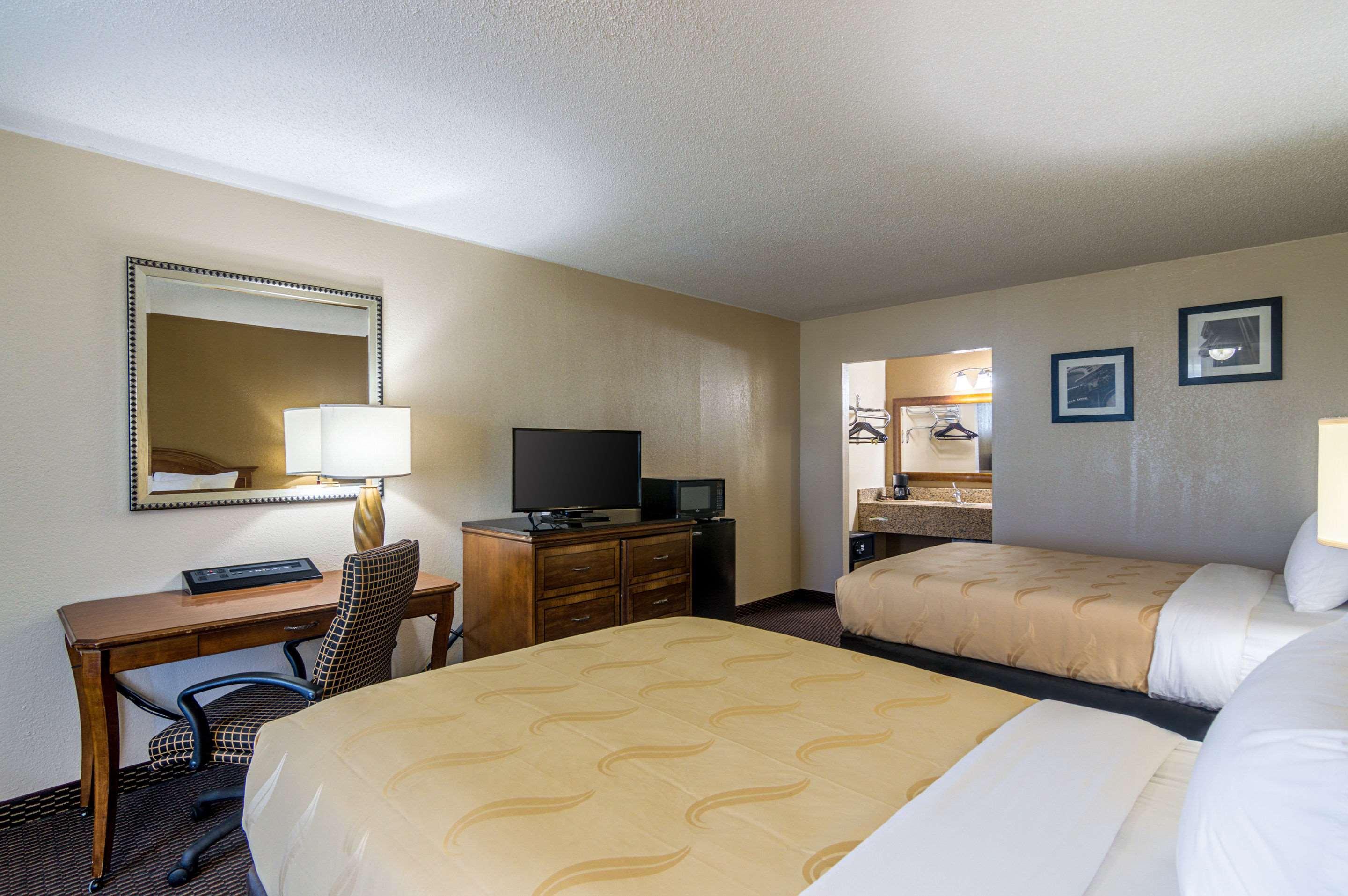 Quality Inn Shawnee I-40 Esterno foto