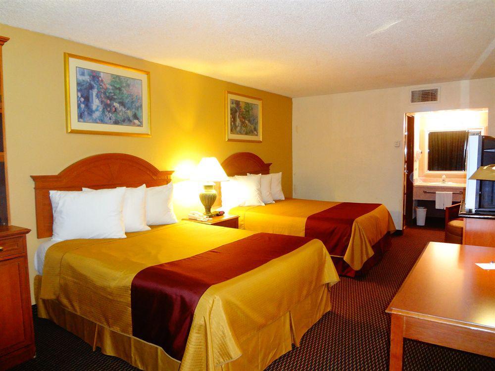 Quality Inn Shawnee I-40 Esterno foto