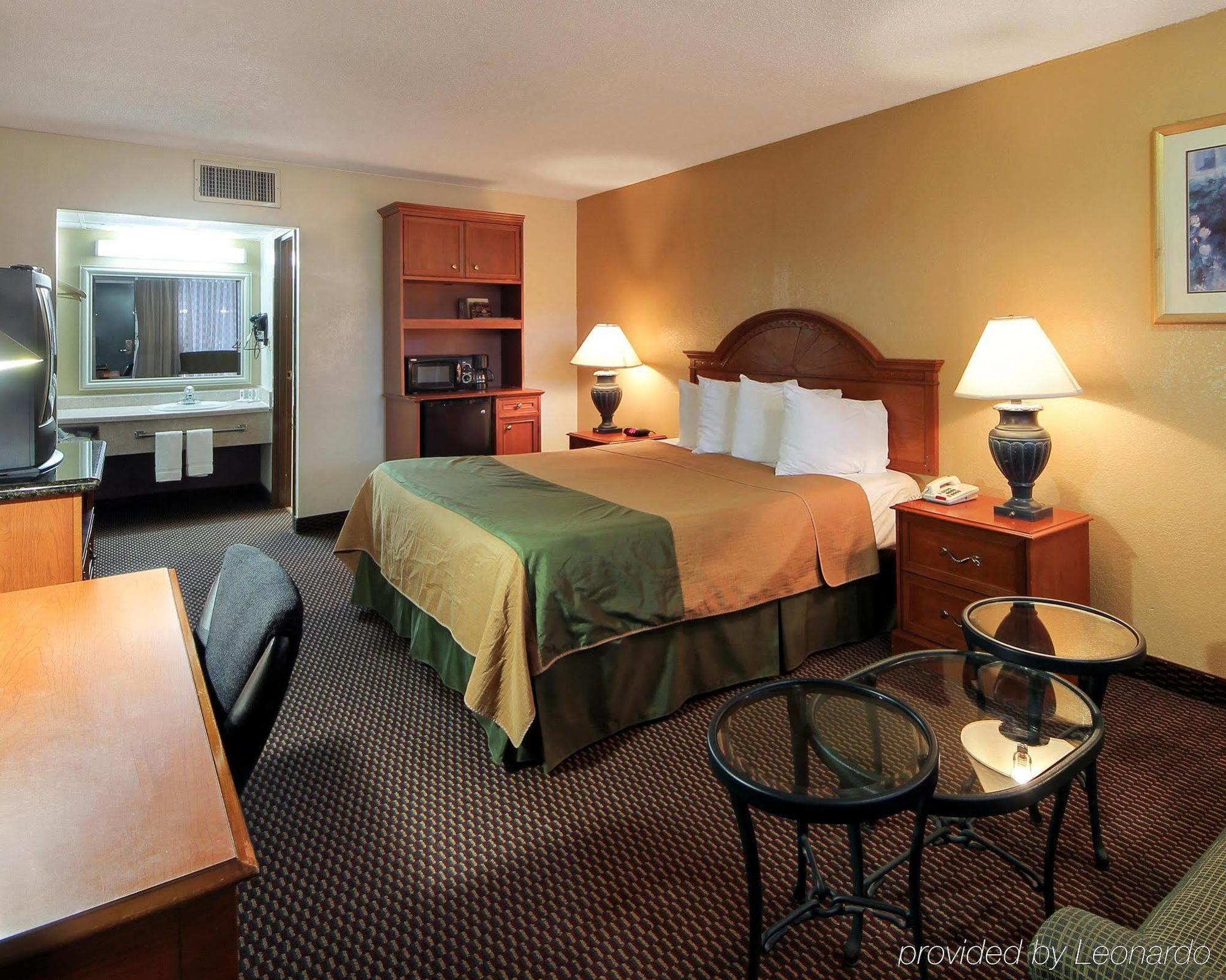 Quality Inn Shawnee I-40 Esterno foto