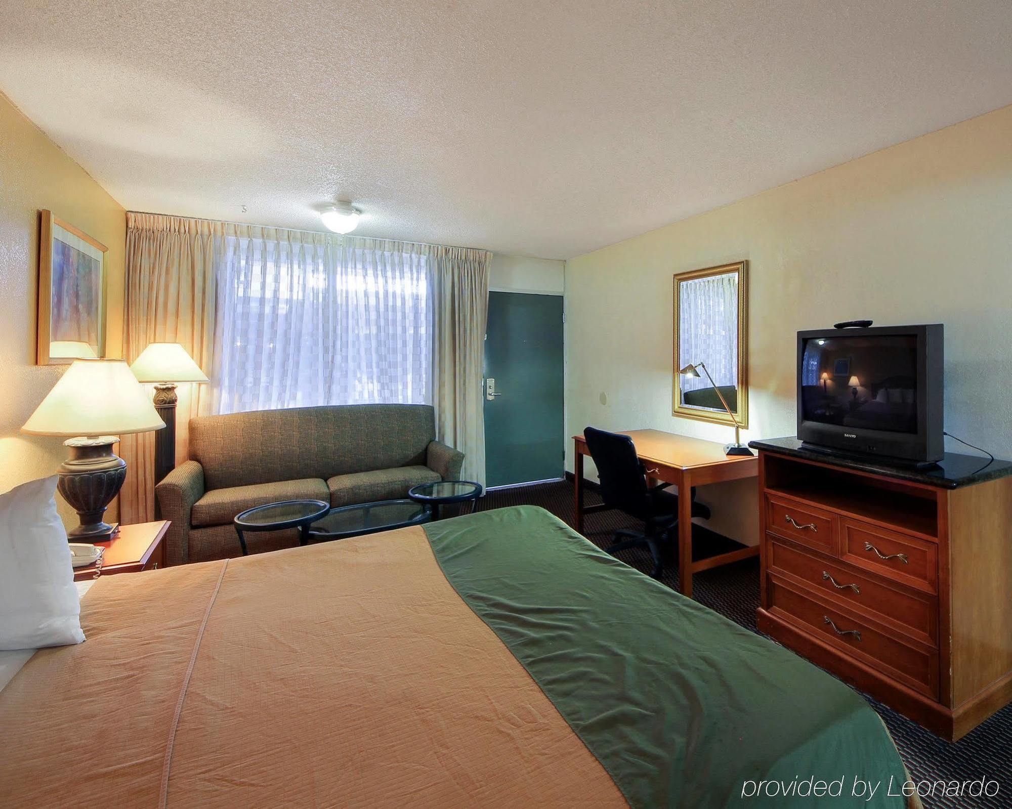 Quality Inn Shawnee I-40 Esterno foto