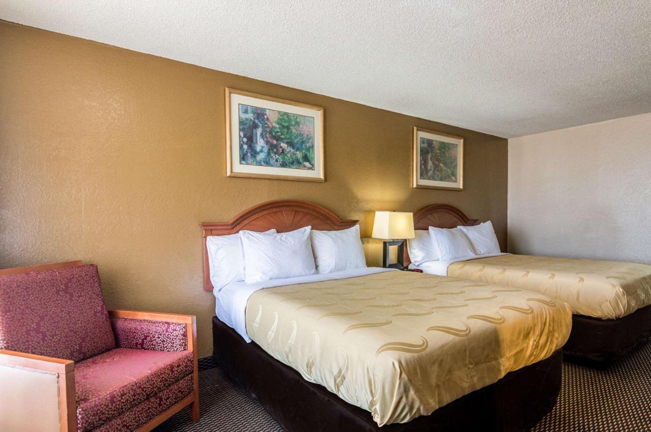 Quality Inn Shawnee I-40 Esterno foto