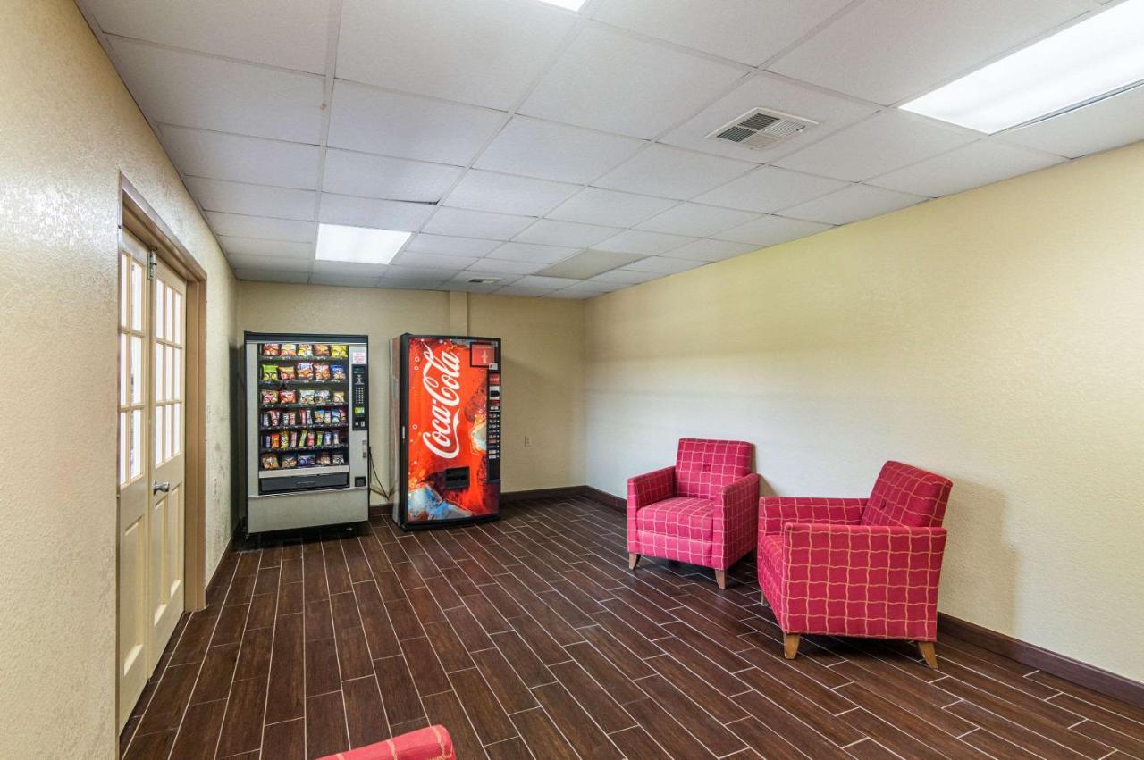 Quality Inn Shawnee I-40 Esterno foto