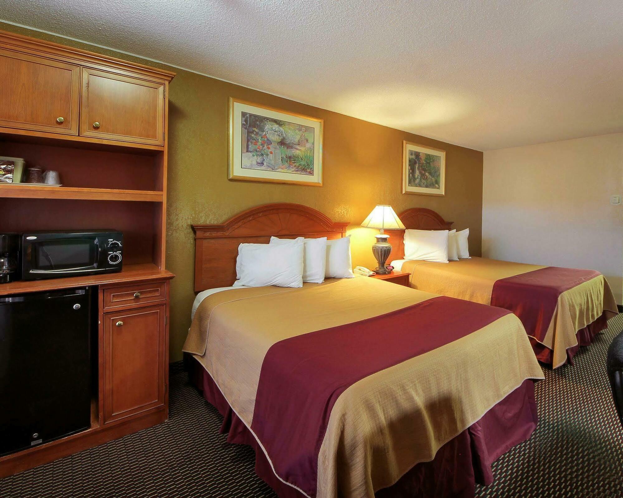 Quality Inn Shawnee I-40 Esterno foto