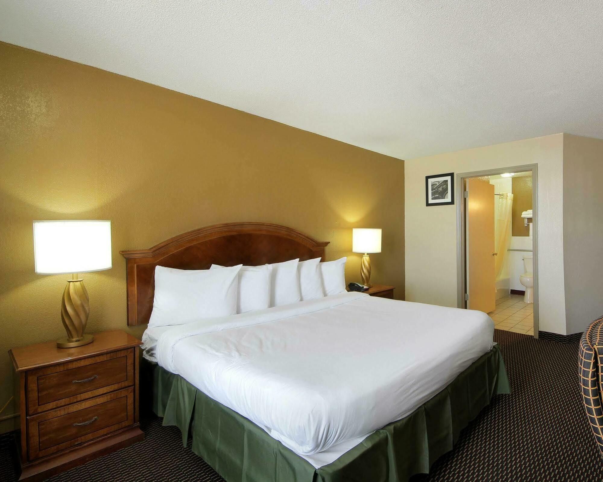 Quality Inn Shawnee I-40 Esterno foto